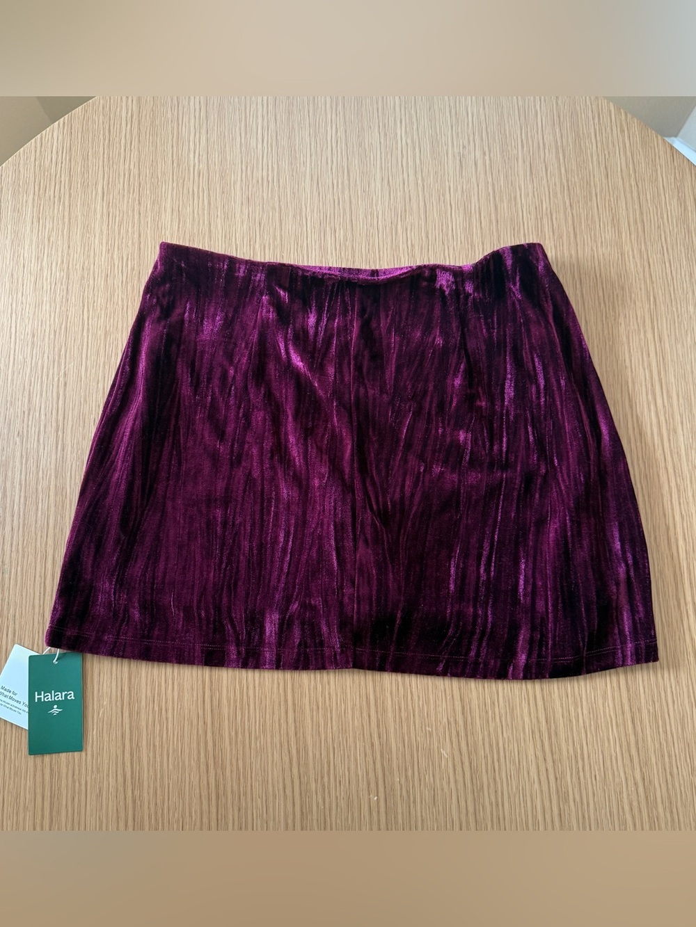 HALARA Shimmery Velvet Mini Skirt in Plum